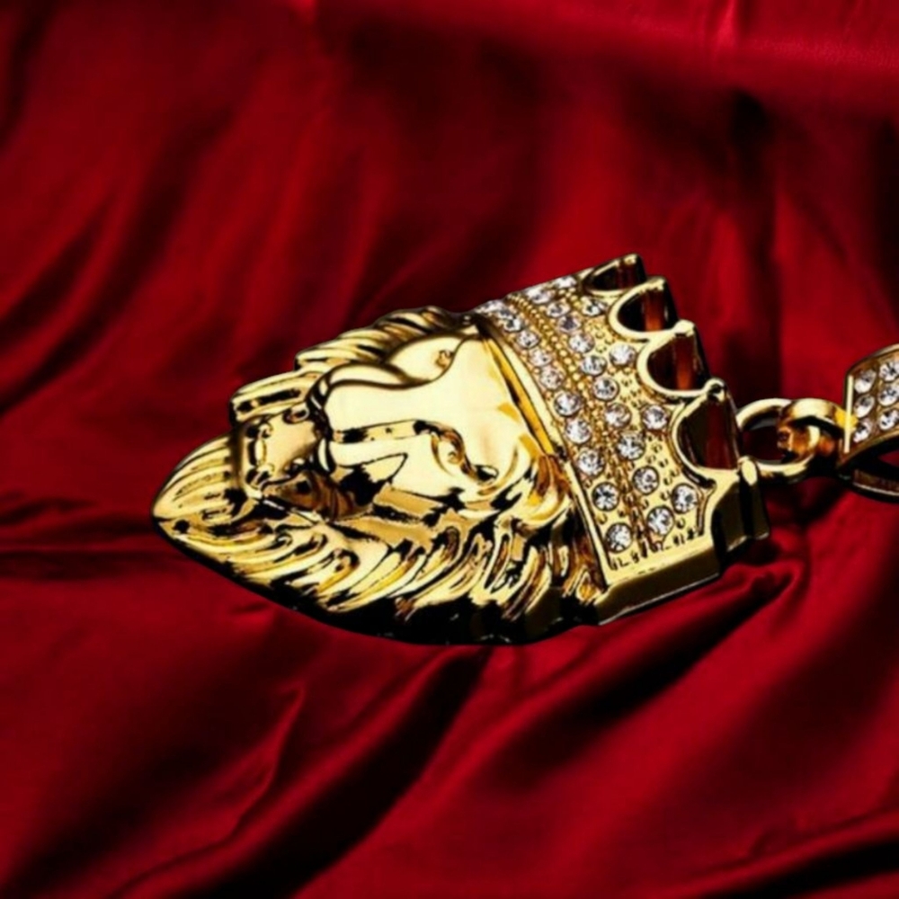 *NEW!* 18K Yellow Gold King Leo Pendant and Chain - Picture 9 of 16